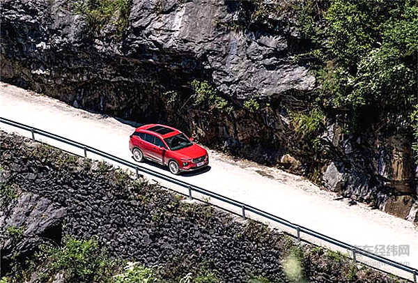 搭载1.6T小排量发动机 海马8S能否打响自主品牌反击战？！