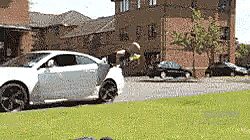 如果乘车的危险不可避免，那么作为一个女生该怎么办？