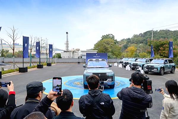 仰望星城 仰望中心店长沙开业以全直营服务抢滩湖南车市