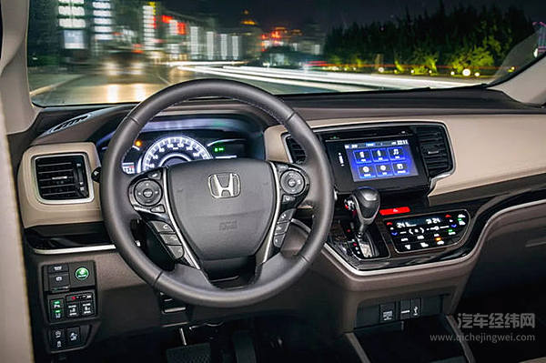 想想办法吧，爸爸！ 出去旅行怎么少得了一辆车！