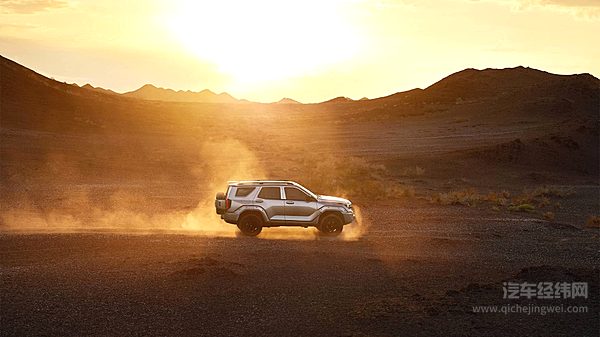 两种不同的越野风格 坦克400 Hi4-T和豹5哪一款更值得入手？