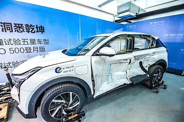 侧面碰撞后侧气囊及侧气帘均正常弹出