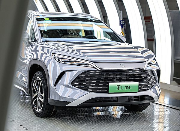 比亚迪VS特斯拉 新一轮较量刚刚开始