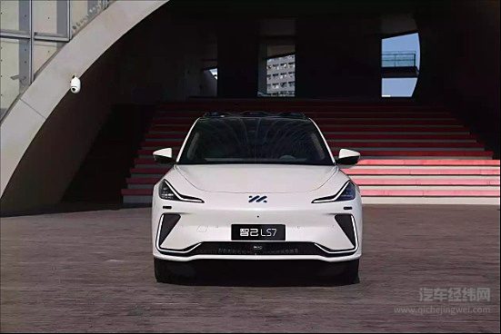 智己LS7入门车型降4万 改走亲民路线能否换来销量增长？