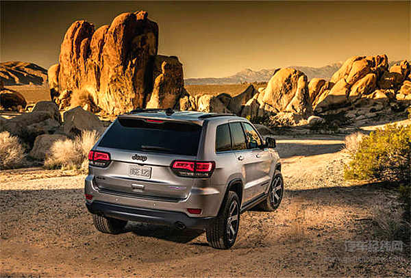 Jeep大切诺基越来越“野” 谁来降服？！