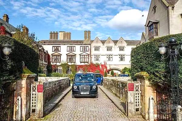 全国工商联主席高云龙走进LEVC 点赞吉利促中英合作