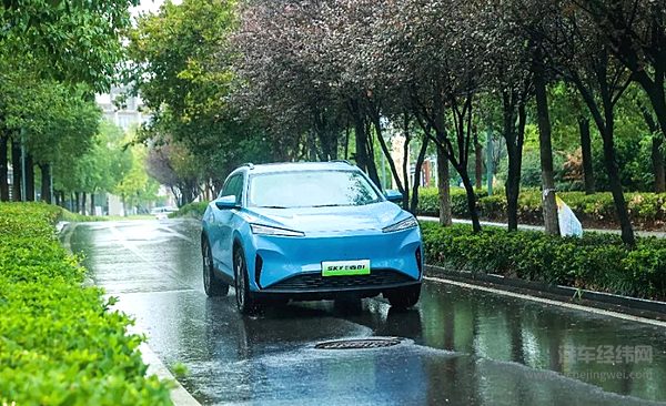 东风汽车的12万级超电SUV示范运营中 即将上市！