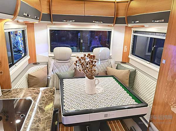 “中国汽车定制专家”以房车秀实力 上汽大通MAXUS房车品牌及V90别墅版发布