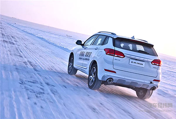 冰雪上玩F1 拖拽45吨重卡 这不是新哈弗H6 Coupe的极限