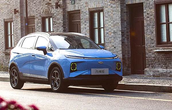 坚持性价比路线 几何E能与比亚迪海豚一较高下？