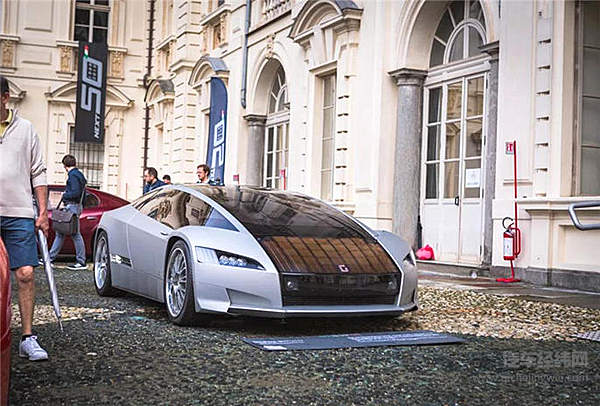 亲临2018都灵车展，在城堡与公园中跟意大利车迷疯狂一把