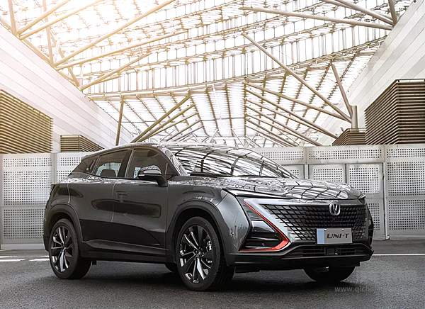 把92个月的SUV销量王拉下王座 长安汽车不简单