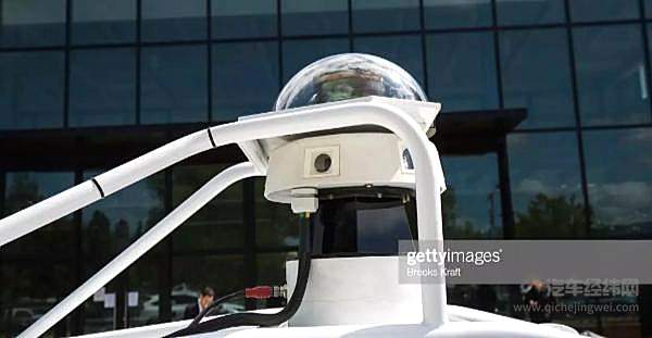 2015 年 5 月摄于硅谷，谷歌雷克萨斯原型车车型传感器配置