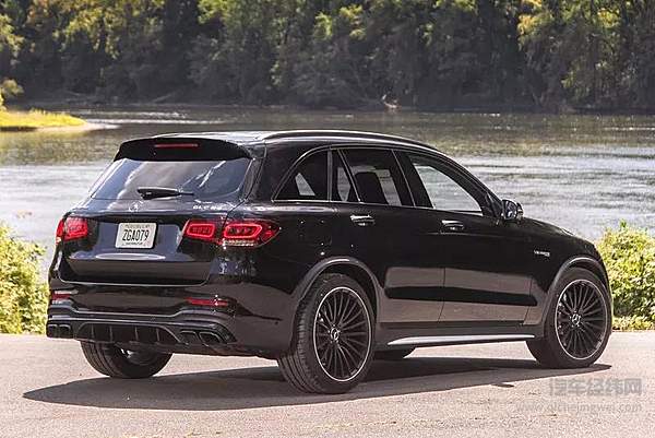 奔驰AMG GLC 63系列96.58万起售 3.8秒破百打造速度传说