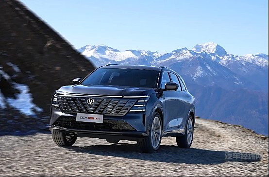 家用燃油SUV的对决！瑞虎8 PRO与长安CS75 PLUS谁能打动家庭用户？