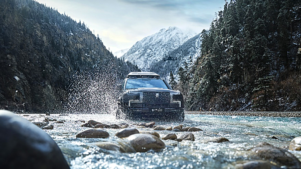 “陆地航母”仰望U8越野玩家版正式上市 上市价格109.8万元