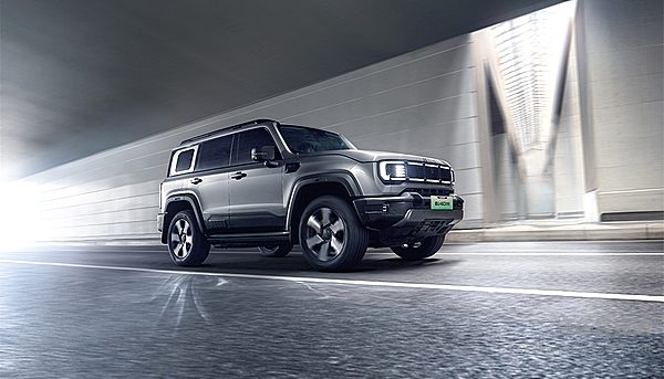 预算20万元出头 北京越野BJ40与哈弗猛龙你选择哪一个？