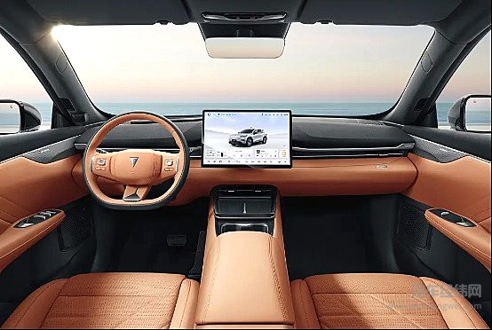 深蓝S05亮相成都车展 走性价比路线能否挑战宋PLUS？