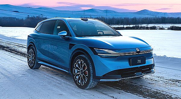 纯电SUV巅峰对决！阿维塔07与极氪7X谁更强？