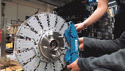 100万个乐高积木搭成的布加迪Chiron，还能开上路