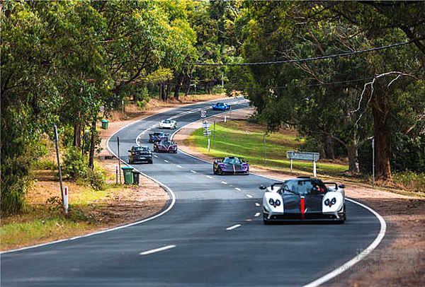 开着帕加尼环南太平洋 看一眼都是赚到了！