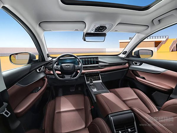 2025款瑞虎7新品上市，卓越版自动挡限时一口价7.49万元起