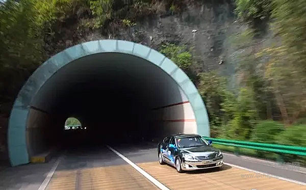 展望未来无人驾驶技术 解放双手并非遥不可及