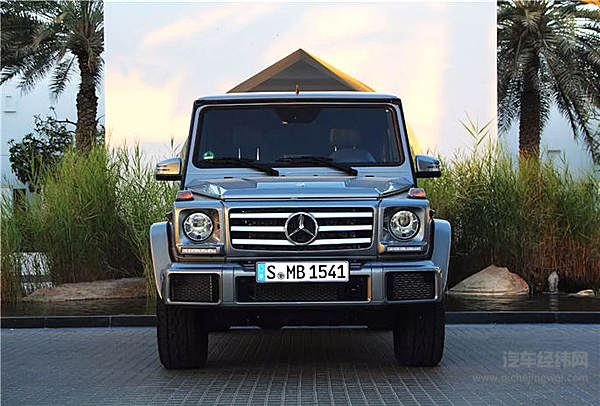 把不可能变为可能 梅赛德斯-奔驰G级越野车身怀绝技