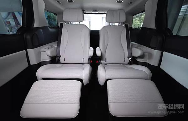 起亚嘉华内饰