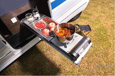 最像房车的MPV RG20搭载一体化定制橱柜