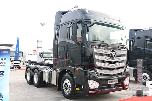欧曼EST超级卡车的高颜值让老司机“汉心暗许”