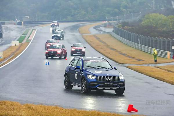 当我们迎来越来越多的6缸混动超跑时 谁杀死了V8 