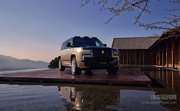 仰望全系亮相上海车展新车型全尺寸行政豪华SUV仰望U8L发布