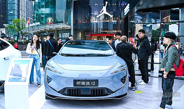 搭载华为三件套 智界S7和阿维塔12谁更强？