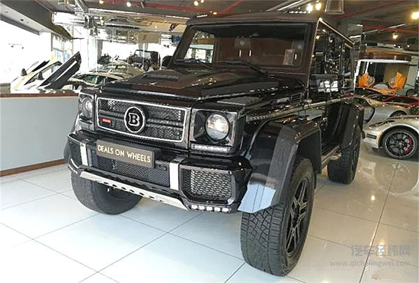 实拍中东最牛豪车店，布加迪卖1600万，法拉利都不想看了