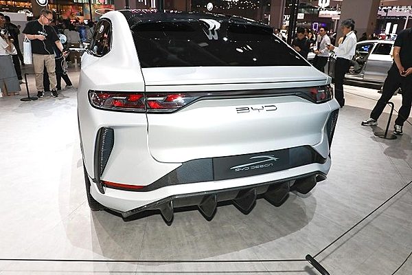 全新年轻化风格 宋L概念车亮相2023上海车展