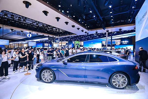 腾势Z9GT、Z9同台闪耀 全新腾势N7猎影版首发亮相！