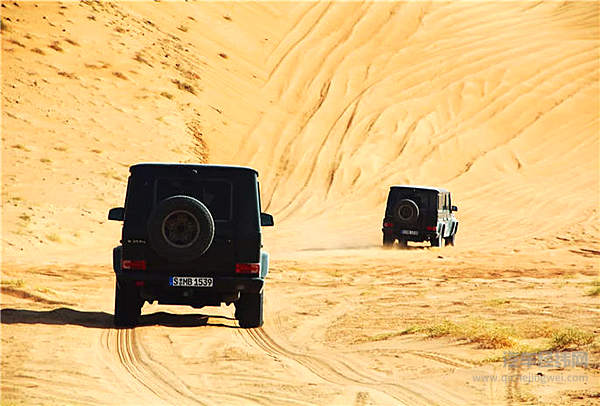 把不可能变为可能 梅赛德斯-奔驰G级越野车身怀绝技