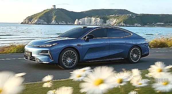 15万元预算选购家用轿车 银河星耀8与奇瑞风云A9L谁更合适？