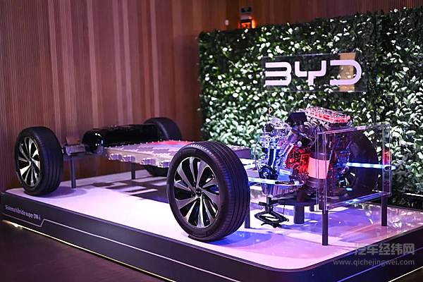 比亚迪驱逐舰05扬帆巴西 引领绿色出行新时代