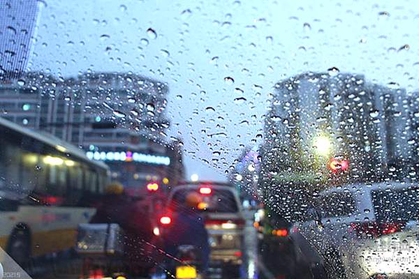 暴雨令全球汽车业“很头疼”