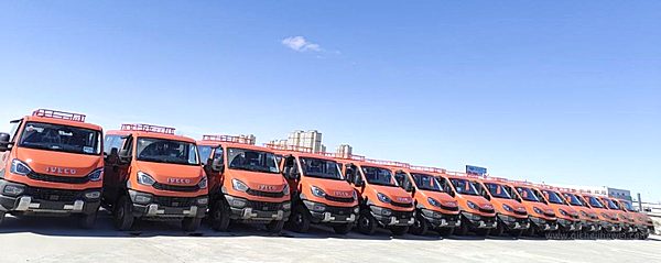 纵横复杂地形！欧霸·雷霆以硬核四驱越野力 赋能多行业作业需求