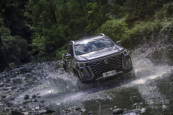 突破世界吉尼斯纪录！长安览拓者心动上市 售价9.99万元-14.99万元