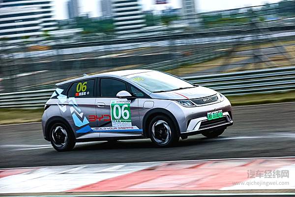 实力开挂 2022新能源汽车耐力赛比亚迪海豚荣获大奖