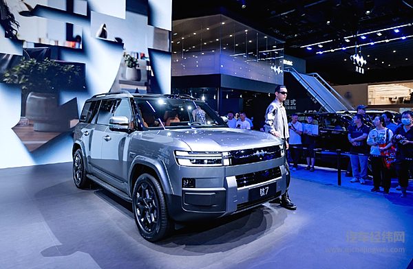 轻越野VS真越野 钛7与BJ40增程版谁更有性价比？