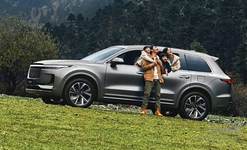 理想汽车发布Q4及全年财报 季度收入首次破百亿