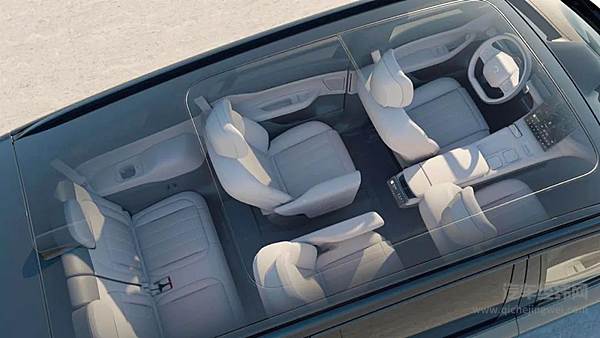 假期宽适出行 一辆全新ES8就够