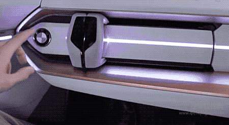 宝马也玩旋转屏 屏幕怎么转最合适？