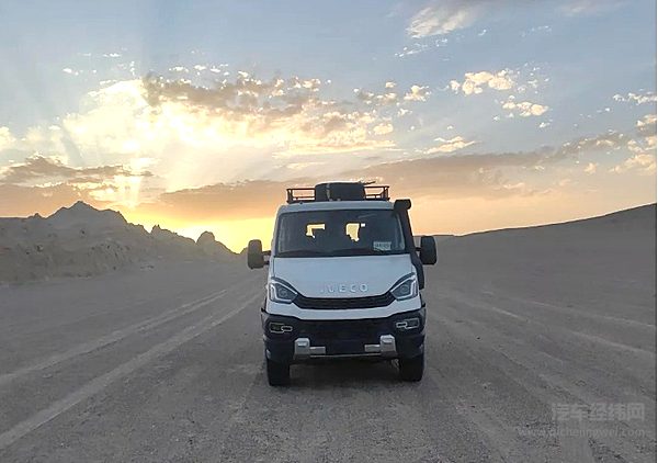 全时四驱+三把锁 让欧霸·山海在戈壁滩上跳探戈