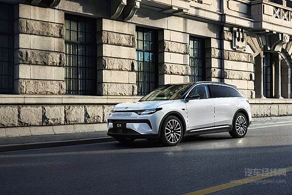 发力智能底盘 零跑汽车与采埃孚签署战略合作协议